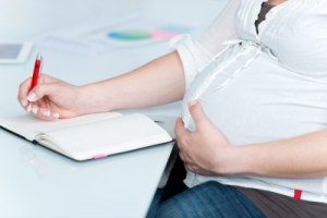pregnant_woman_writing_a_birth_plan